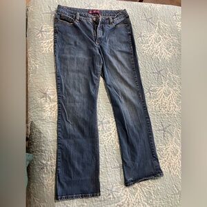 Gloria Vanderbilt woman size 14 straight leg jeans